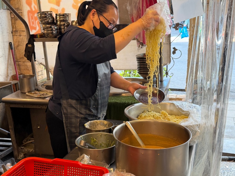 小慧涼麵店｜台北超人氣排隊美食 一斤重大份量涼麵有夠狂！ @兔貝比的菲比尋嚐