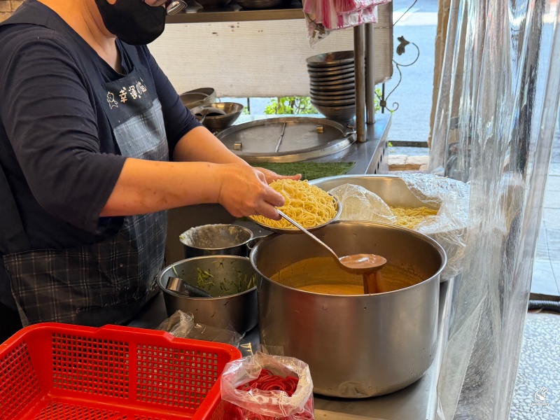 小慧涼麵店|台北超人氣排隊美食 一斤重大份量涼麵有夠狂! @兔貝比的菲比尋嚐 小慧涼麵店|台北超人氣排隊美食 一斤重大份量涼麵有夠狂! @兔貝比的菲比尋嚐