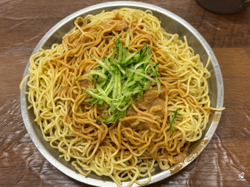 小慧涼麵店｜台北超人氣排隊美食 一斤重大份量涼麵有夠狂！ @兔貝比的菲比尋嚐