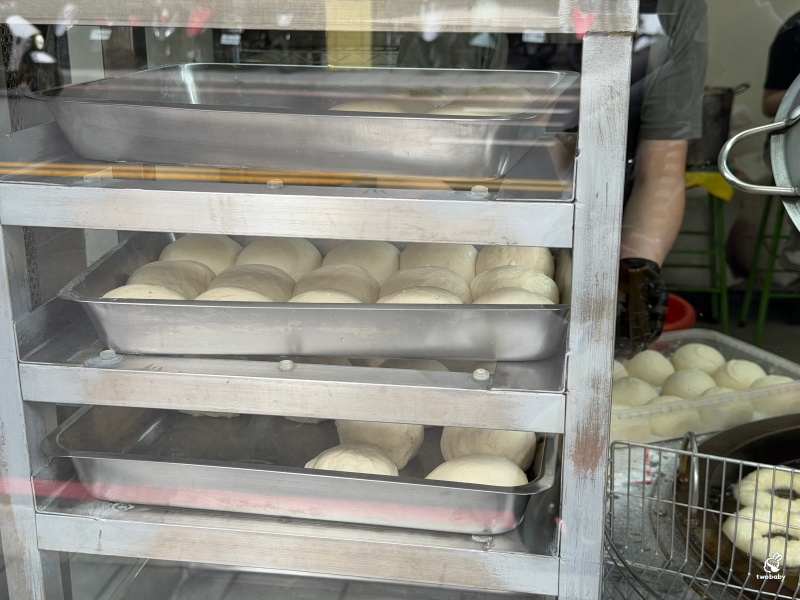 沈記餡餅｜板橋新埔站銅板小吃  從無名攤車到人氣店面，板橋人熟悉的下午茶味道！ @兔貝比的菲比尋嚐