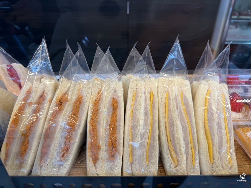 板橋排隊名店 果汁媽粉條爸 草莓爆量鋪滿盒子 芋泥布丁蛋糕也是必點! @兔貝比的菲比尋嚐 板橋排隊名店 果汁媽粉條爸 草莓爆量鋪滿盒子 芋泥布丁蛋糕也是必點! @兔貝比的菲比尋嚐
