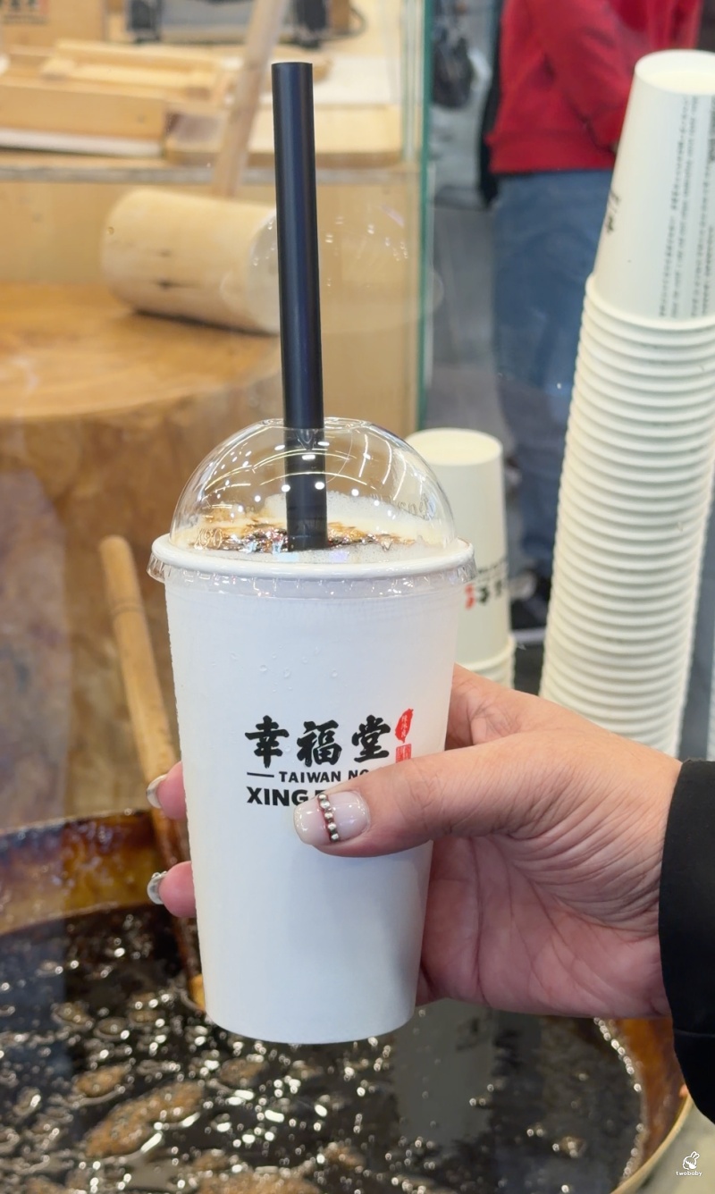 幸福堂 西門町全球旗艦店|現炒黑糖珍珠+噴槍炙燒,一杯飲料成為西門町的觀光風景 @兔貝比的菲比尋嚐 幸福堂 西門町全球旗艦店|現炒黑糖珍珠+噴槍炙燒,一杯飲料成為西門町的觀光風景 @兔貝比的菲比尋嚐