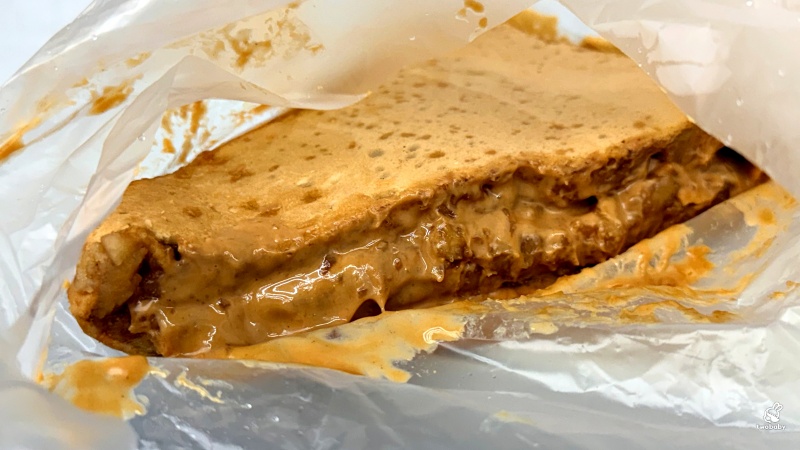 板橋湳雅夜市美食｜李記麵粉煎 爆漿太狂！外酥內軟像蛋糕，花生醬直接流出來啦！ @兔貝比的菲比尋嚐