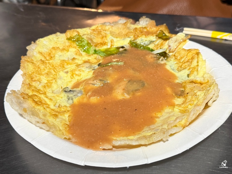 廣州街夜市必吃｜施家脆皮蚵仔煎 台北最強冰花脆皮蚵仔煎！萬華30年排隊老店 @兔貝比的菲比尋嚐