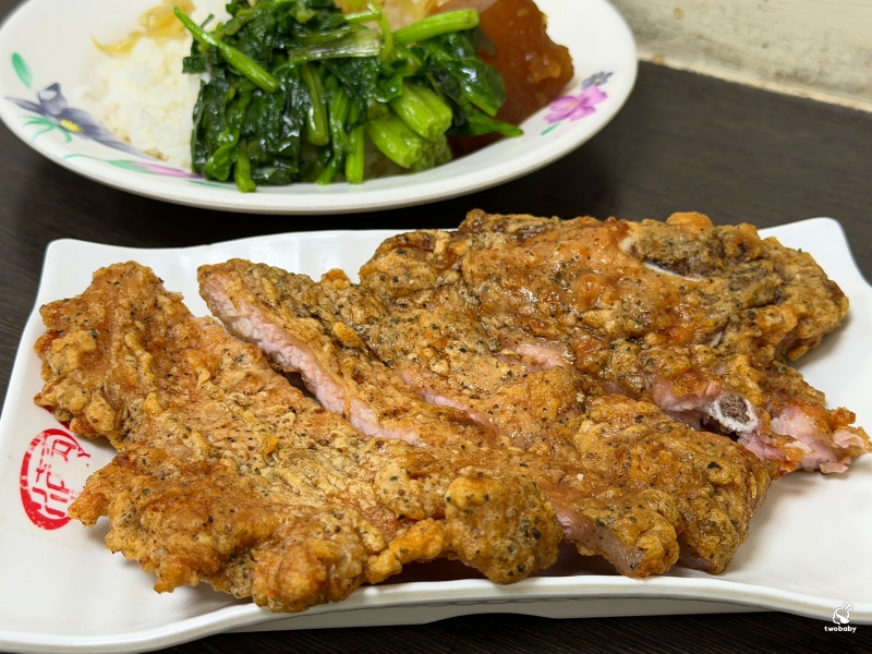 西門町美食《金滿園排骨》60年老字號排骨飯!萬華必吃酥炸排骨飯推薦 @兔貝比的菲比尋嚐 西門町美食《金滿園排骨》60年老字號排骨飯!萬華必吃酥炸排骨飯推薦 @兔貝比的菲比尋嚐