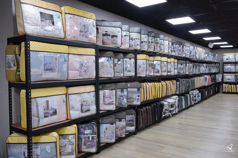 土城床墊推薦｜床的工匠  MIT工廠直營 自產自銷 上百坪展示空間超好逛 2990元雙人床含運也太佛！ @兔貝比的菲比尋嚐