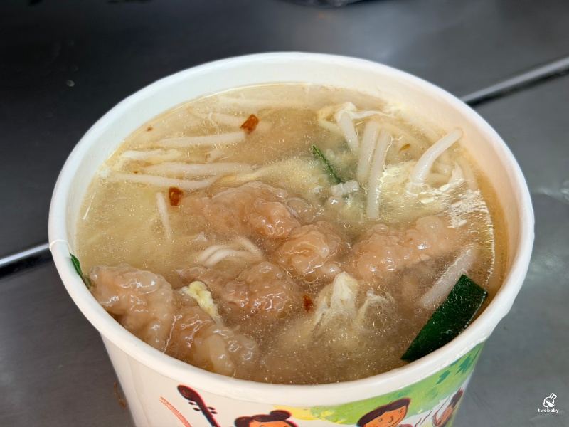 板橋黃石市場美食 小李肉羹 油蔥香、清湯派的赤肉羹 是在地人的最愛！ @兔貝比的菲比尋嚐