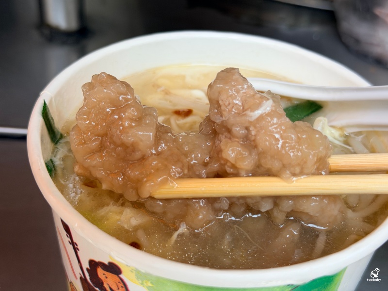 板橋黃石市場美食 小李肉羹 油蔥香、清湯派的赤肉羹 是在地人的最愛！ @兔貝比的菲比尋嚐