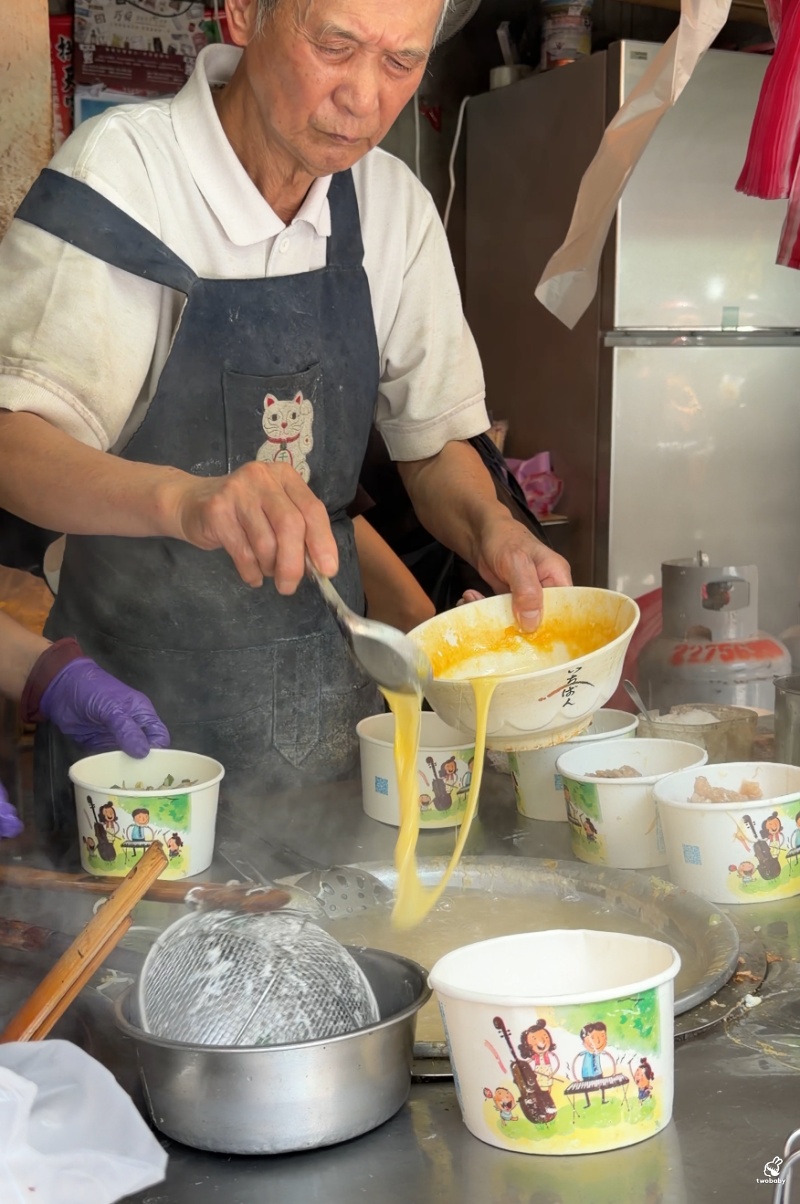 板橋黃石市場美食 小李肉羹 油蔥香、清湯派的赤肉羹 是在地人的最愛！ @兔貝比的菲比尋嚐