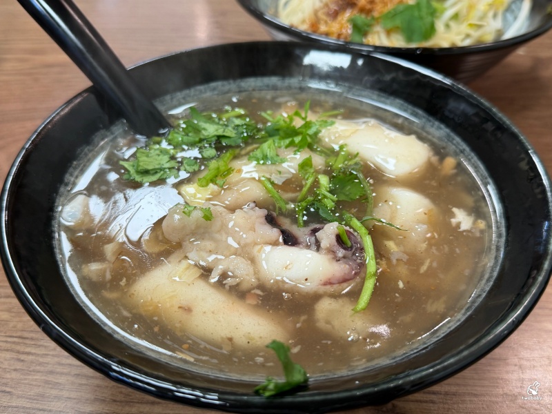 【萬華美食】金好吃純正花枝羹 50年老店,一口咬下是整塊花枝! @兔貝比的菲比尋嚐 【萬華美食】金好吃純正花枝羹 50年老店,一口咬下是整塊花枝! @兔貝比的菲比尋嚐