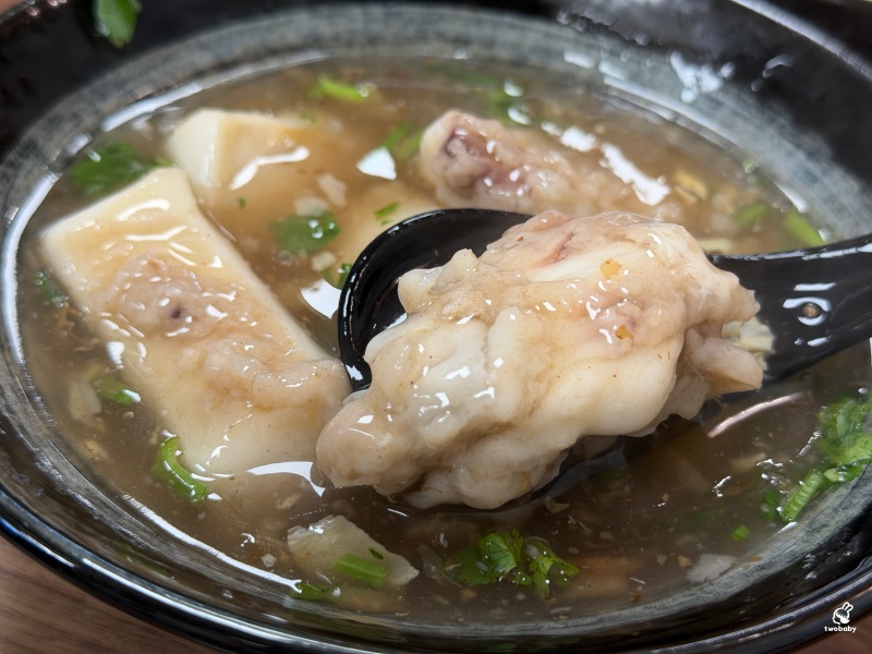 【萬華美食】金好吃純正花枝羹 50年老店，一口咬下是整塊花枝！ @兔貝比的菲比尋嚐