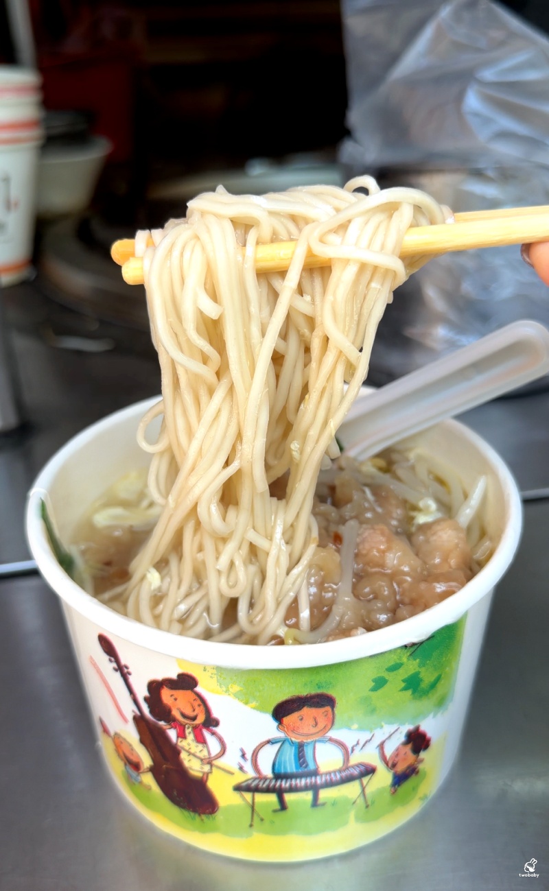 板橋黃石市場美食 小李肉羹 油蔥香、清湯派的赤肉羹 是在地人的最愛！ @兔貝比的菲比尋嚐