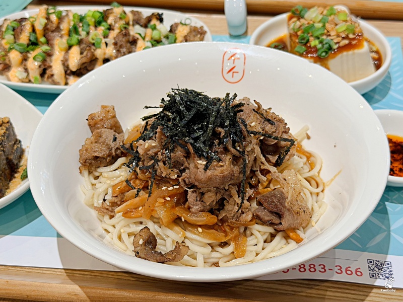 台灣燃麵首選！墨竹亭燃麵本家 限定蟹黃流金拌麵畫面太邪惡 推薦必吃！ @兔貝比的菲比尋嚐