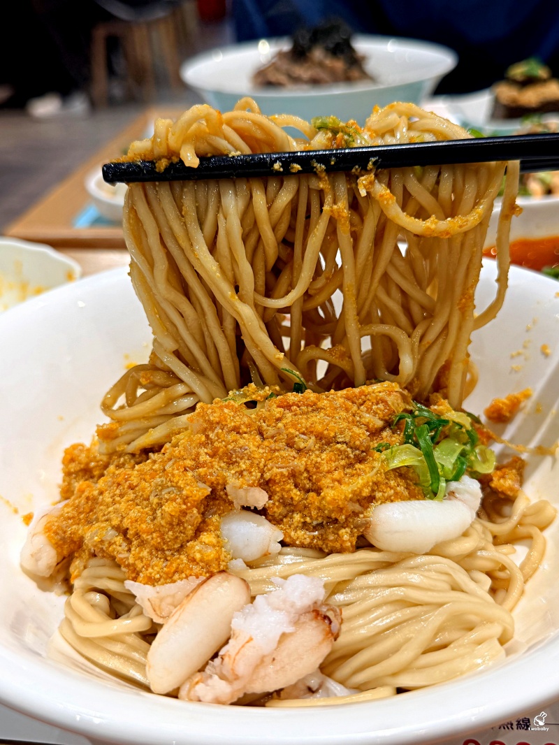 台灣燃麵首選！墨竹亭燃麵本家 限定蟹黃流金拌麵畫面太邪惡 推薦必吃！ @兔貝比的菲比尋嚐