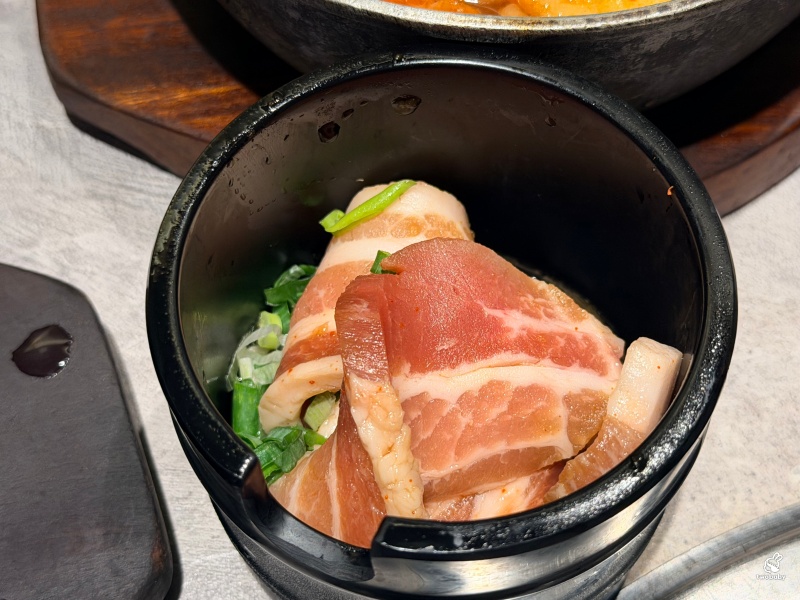 板橋燒肉吃到飽推薦｜肉次方板橋江子翠店爽嗑3小時！現切肋眼牛排、100%原塊牛肉吃得超滿足！ @兔貝比的菲比尋嚐