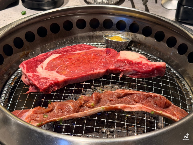 板橋燒肉吃到飽推薦｜肉次方板橋江子翠店爽嗑3小時！現切肋眼牛排、100%原塊牛肉吃得超滿足！ @兔貝比的菲比尋嚐
