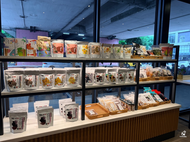 育成蕃薯藤忠孝庇護工場｜寶島百匯吃到飽只要688元還能做公益！蔬食、海鮮、肉類、甜點通通有，吃得到自然與健康的美味饗宴！ @兔貝比的菲比尋嚐