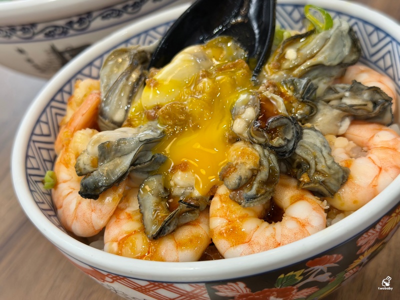 花蓮美食推薦 歐桑米粉湯 小卷米粉湯必點！還有亞軍炒飯、愛馬仕浮誇滷肉飯！ @兔貝比的菲比尋嚐