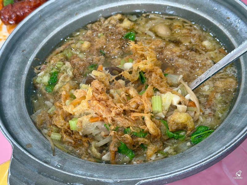 宜蘭甕仔雞推薦｜大仁哥蔗香脆皮桶仔雞宜蘭旗艦店 現烤黑羽土雞真的有夠香 還有合菜也夠澎湃！ @兔貝比的菲比尋嚐
