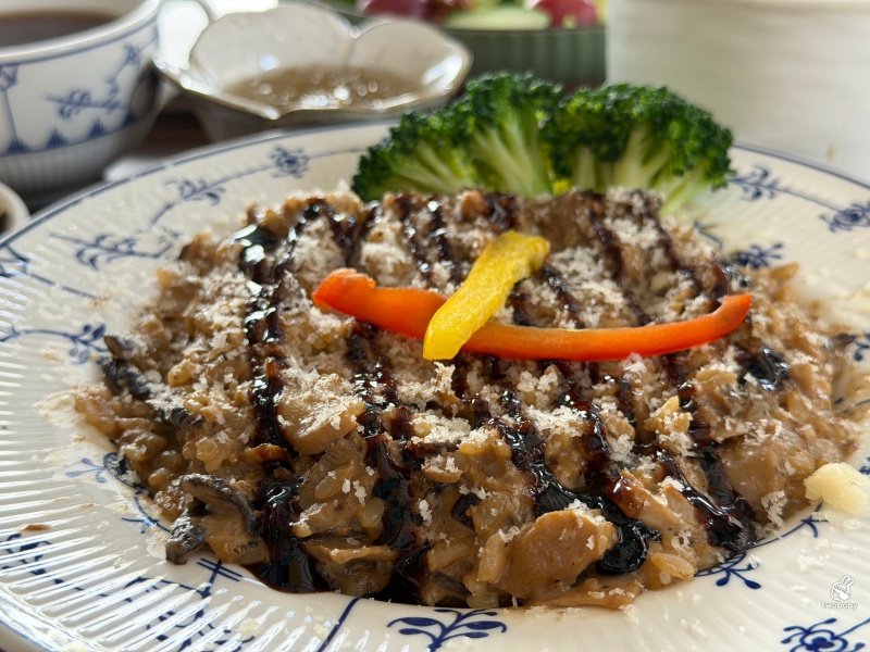 埔里最美素食餐廳！像走進藝廊般的綠建築空間，「無所從來」顛覆我對蔬食的想像 @兔貝比的菲比尋嚐