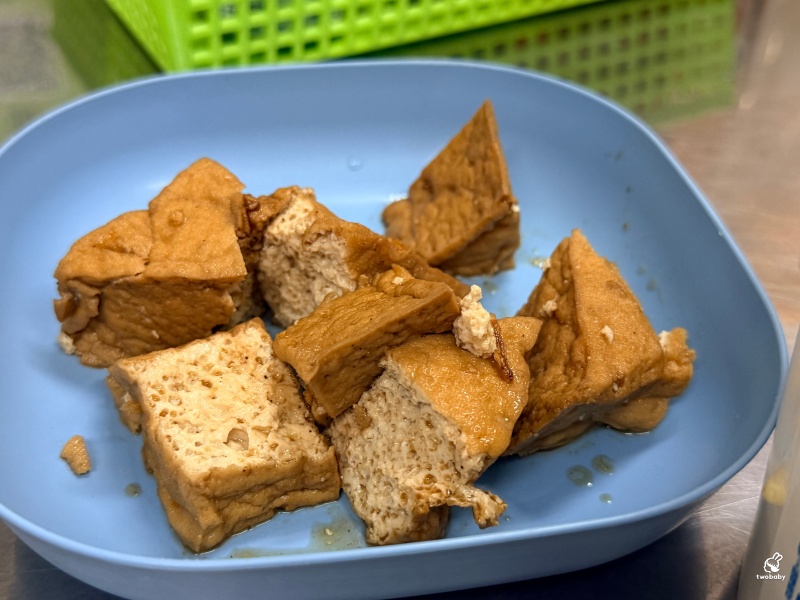 板橋美食｜藏身洗衣店裡的八塊酷雞羹！綜合羹料多實在 小菜才20元 綠豆沙必點！ @兔貝比的菲比尋嚐