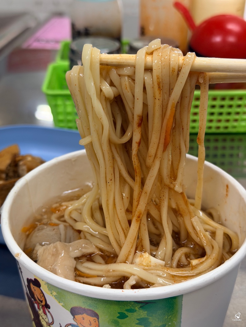 板橋美食｜藏身洗衣店裡的八塊酷雞羹！綜合羹料多實在 小菜才20元 綠豆沙必點！ @兔貝比的菲比尋嚐