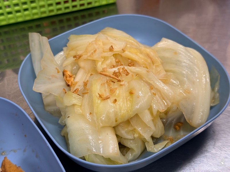 板橋美食｜藏身洗衣店裡的八塊酷雞羹！綜合羹料多實在 小菜才20元 綠豆沙必點！ @兔貝比的菲比尋嚐