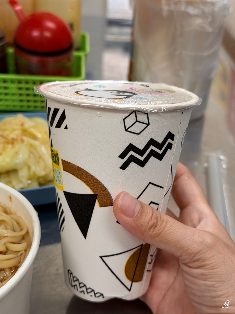 板橋美食｜藏身洗衣店裡的八塊酷雞羹！綜合羹料多實在 小菜才20元 綠豆沙必點！ @兔貝比的菲比尋嚐