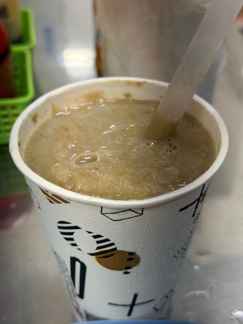 板橋美食｜藏身洗衣店裡的八塊酷雞羹！綜合羹料多實在 小菜才20元 綠豆沙必點！ @兔貝比的菲比尋嚐