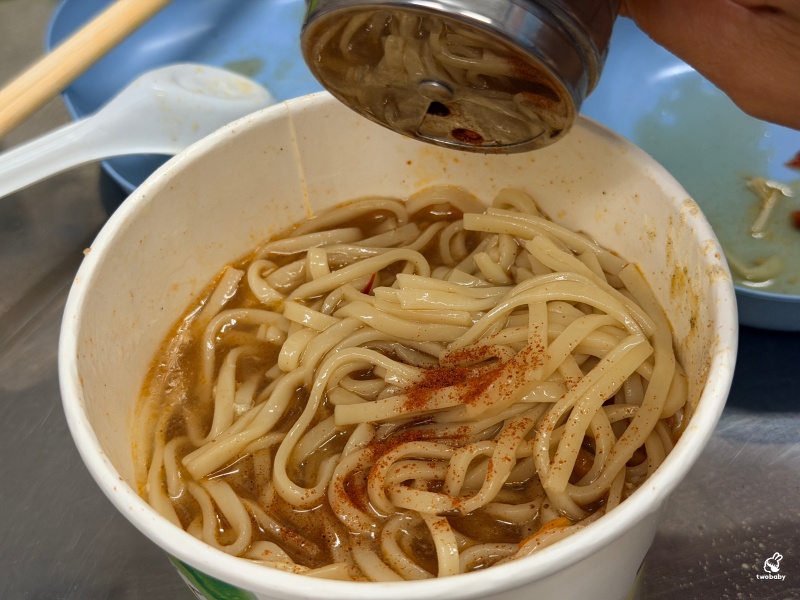 板橋美食｜藏身洗衣店裡的八塊酷雞羹！綜合羹料多實在 小菜才20元 綠豆沙必點！ @兔貝比的菲比尋嚐