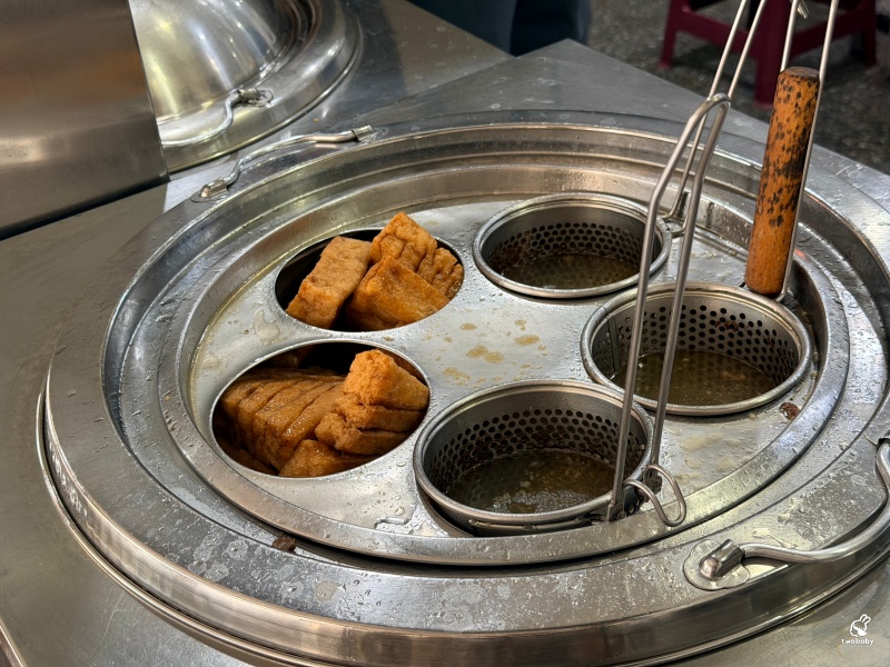 【板橋美食】無招牌卻天天客滿！飄香三代的板橋王記肉羹，在地人從小吃到大的古早味！ @兔貝比的菲比尋嚐