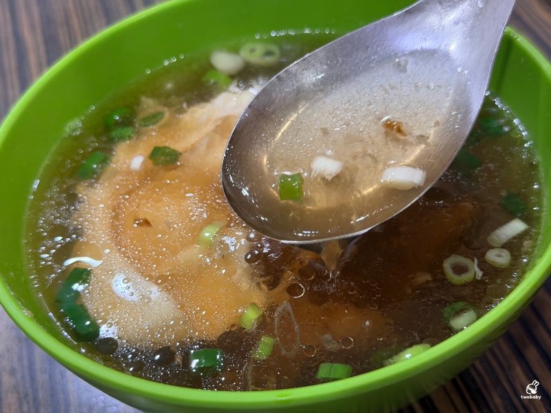 【板橋美食】無招牌卻天天客滿！飄香三代的板橋王記肉羹，在地人從小吃到大的古早味！ @兔貝比的菲比尋嚐