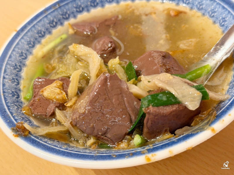 龍山寺美食推薦｜川業肉圓 萬華百年祖傳紅糟肉圓，一口咬下滿滿古早味！ @兔貝比的菲比尋嚐