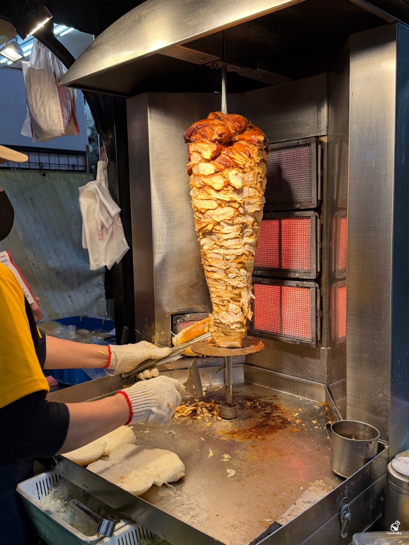 三絕味沙威瑪｜樹林博愛夜市超人氣排隊美食，沙威瑪只要55元 加菜、加醬還不加價！ @兔貝比的菲比尋嚐