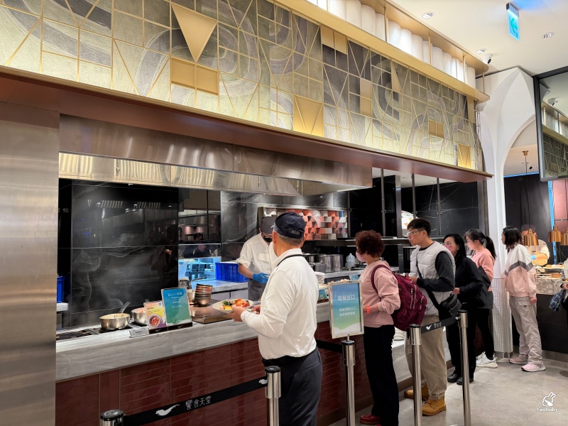 饗食天堂林口三井店 超過200道料理 火烤藍鑽蝦、現切牛排、生魚片、哈根達斯吃到飽完整開箱 @兔貝比的菲比尋嚐