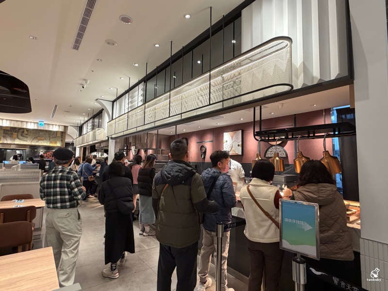 饗食天堂林口三井店 超過200道料理 火烤藍鑽蝦、現切牛排、生魚片、哈根達斯吃到飽完整開箱 @兔貝比的菲比尋嚐