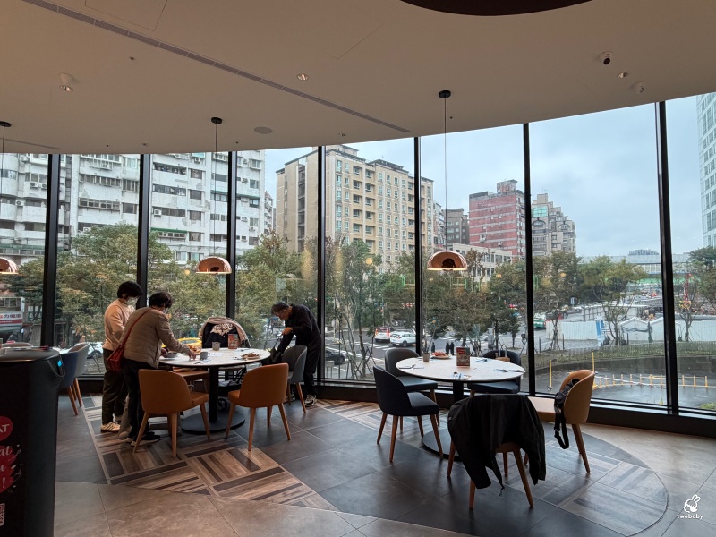 饗食天堂林口三井店 超過200道料理 火烤藍鑽蝦、現切牛排、生魚片、哈根達斯吃到飽完整開箱 @兔貝比的菲比尋嚐