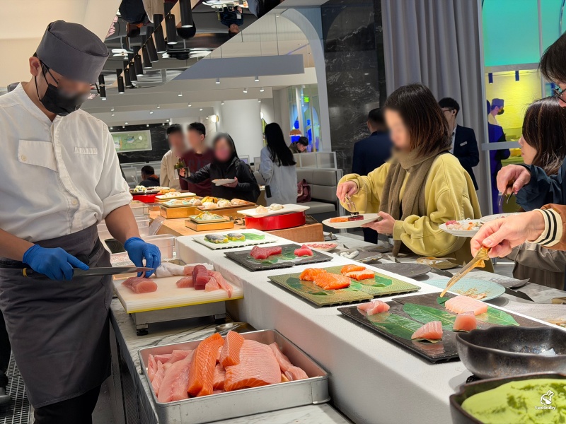 饗食天堂林口三井店 超過200道料理 火烤藍鑽蝦、現切牛排、生魚片、哈根達斯吃到飽完整開箱 @兔貝比的菲比尋嚐