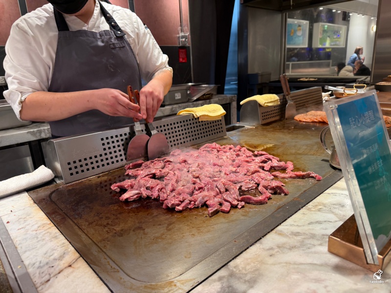饗食天堂林口三井店 超過200道料理 火烤藍鑽蝦、現切牛排、生魚片、哈根達斯吃到飽完整開箱 @兔貝比的菲比尋嚐