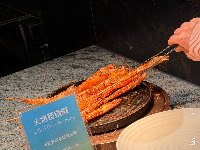 饗食天堂林口三井店 超過200道料理 火烤藍鑽蝦、現切牛排、生魚片、哈根達斯吃到飽完整開箱 @兔貝比的菲比尋嚐