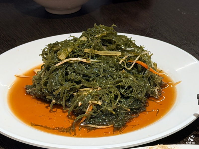 金山老街美食｜朱家卜肉80年老店 祖傳四代手路菜 招牌卜肉、鯊魚芋香米粉鍋必點！在地人推薦聚餐首選 @兔貝比的菲比尋嚐