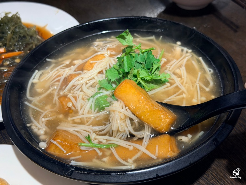 金山老街美食|朱家卜肉80年老店 祖傳四代手路菜 招牌卜肉、鯊魚芋香米粉鍋必點!在地人推薦聚餐首選 @兔貝比的菲比尋嚐 金山老街美食|朱家卜肉80年老店 祖傳四代手路菜 招牌卜肉、鯊魚芋香米粉鍋必點!在地人推薦聚餐首選 @兔貝比的菲比尋嚐