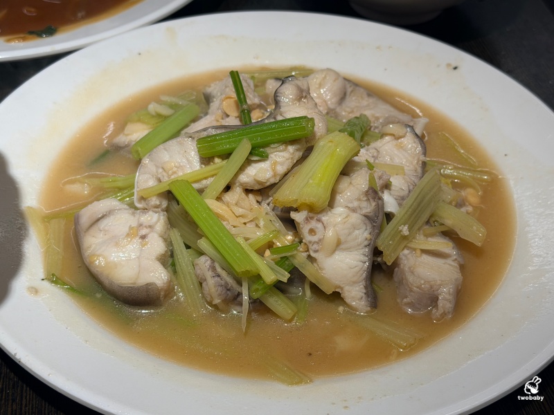 金山老街美食｜朱家卜肉80年老店 祖傳四代手路菜 招牌卜肉、鯊魚芋香米粉鍋必點！在地人推薦聚餐首選 @兔貝比的菲比尋嚐