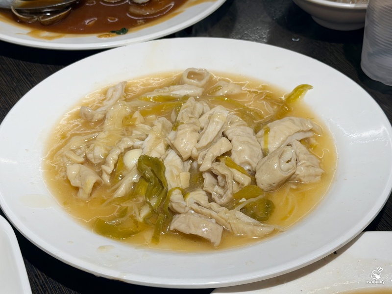 金山老街美食｜朱家卜肉80年老店 祖傳四代手路菜 招牌卜肉、鯊魚芋香米粉鍋必點！在地人推薦聚餐首選 @兔貝比的菲比尋嚐