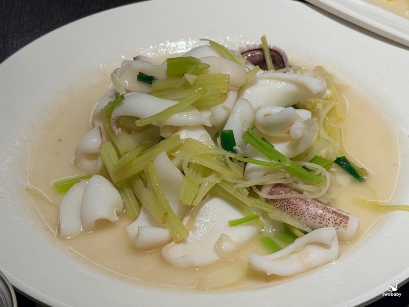 金山老街美食｜朱家卜肉80年老店 祖傳四代手路菜 招牌卜肉、鯊魚芋香米粉鍋必點！在地人推薦聚餐首選 @兔貝比的菲比尋嚐
