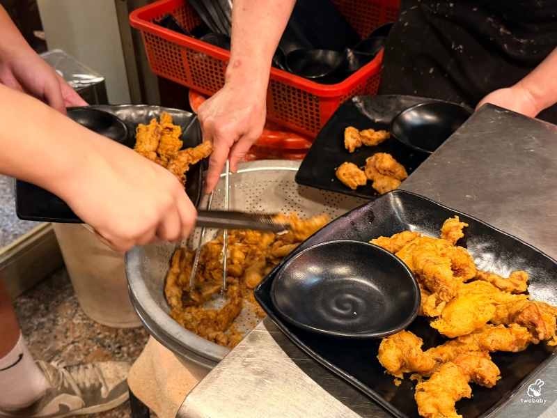 金山老街美食|朱家卜肉80年老店 祖傳四代手路菜 招牌卜肉、鯊魚芋香米粉鍋必點!在地人推薦聚餐首選 @兔貝比的菲比尋嚐 金山老街美食|朱家卜肉80年老店 祖傳四代手路菜 招牌卜肉、鯊魚芋香米粉鍋必點!在地人推薦聚餐首選 @兔貝比的菲比尋嚐