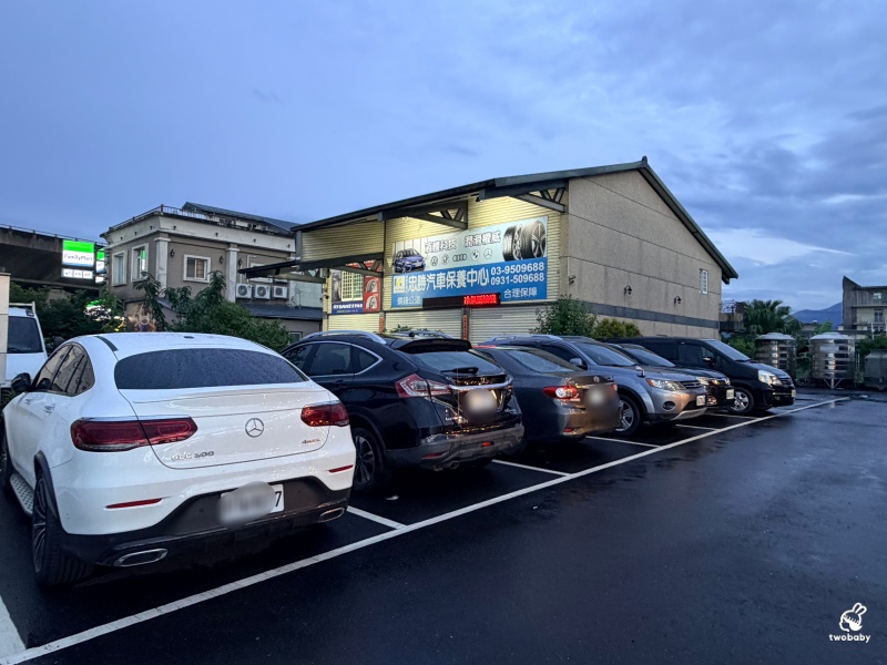 宜蘭甕仔雞推薦｜基隆甕仔雞羅東分店 3880元澎湃合菜免服務費！甕仔雞、海鮮、西魯肉一次滿足！ @兔貝比的菲比尋嚐