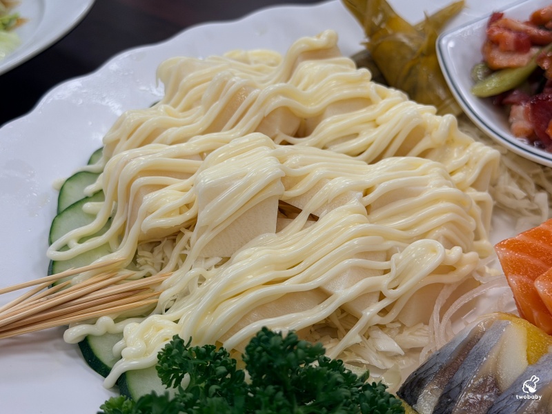 宜蘭甕仔雞推薦｜基隆甕仔雞羅東分店 3880元澎湃合菜免服務費！甕仔雞、海鮮、西魯肉一次滿足！ @兔貝比的菲比尋嚐