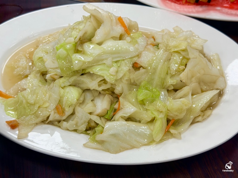 宜蘭甕仔雞推薦｜基隆甕仔雞羅東分店 3880元澎湃合菜免服務費！甕仔雞、海鮮、西魯肉一次滿足！ @兔貝比的菲比尋嚐