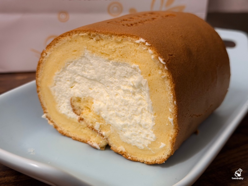 【南京三民美食】小鎮手工蛋糕｜爆餡芋頭蛋糕吃得到大甲芋頭顆粒！生乳捲、半盒蛋糕都超人氣 @兔貝比的菲比尋嚐